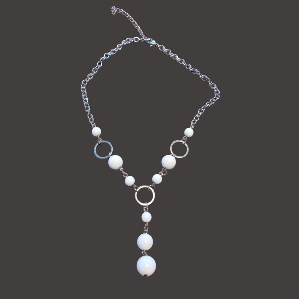 Vintage Graduated Beading White Chunky Necklace